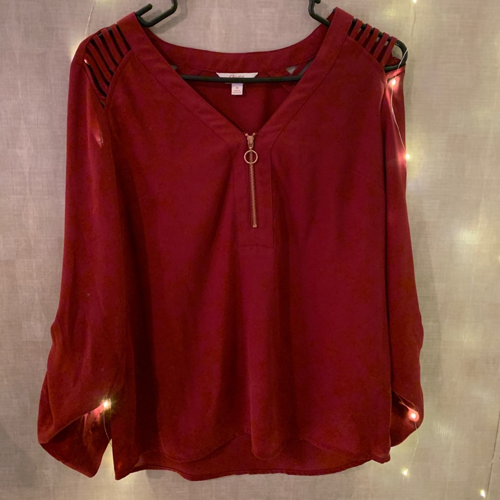 Women’s dress shirt Size: medium